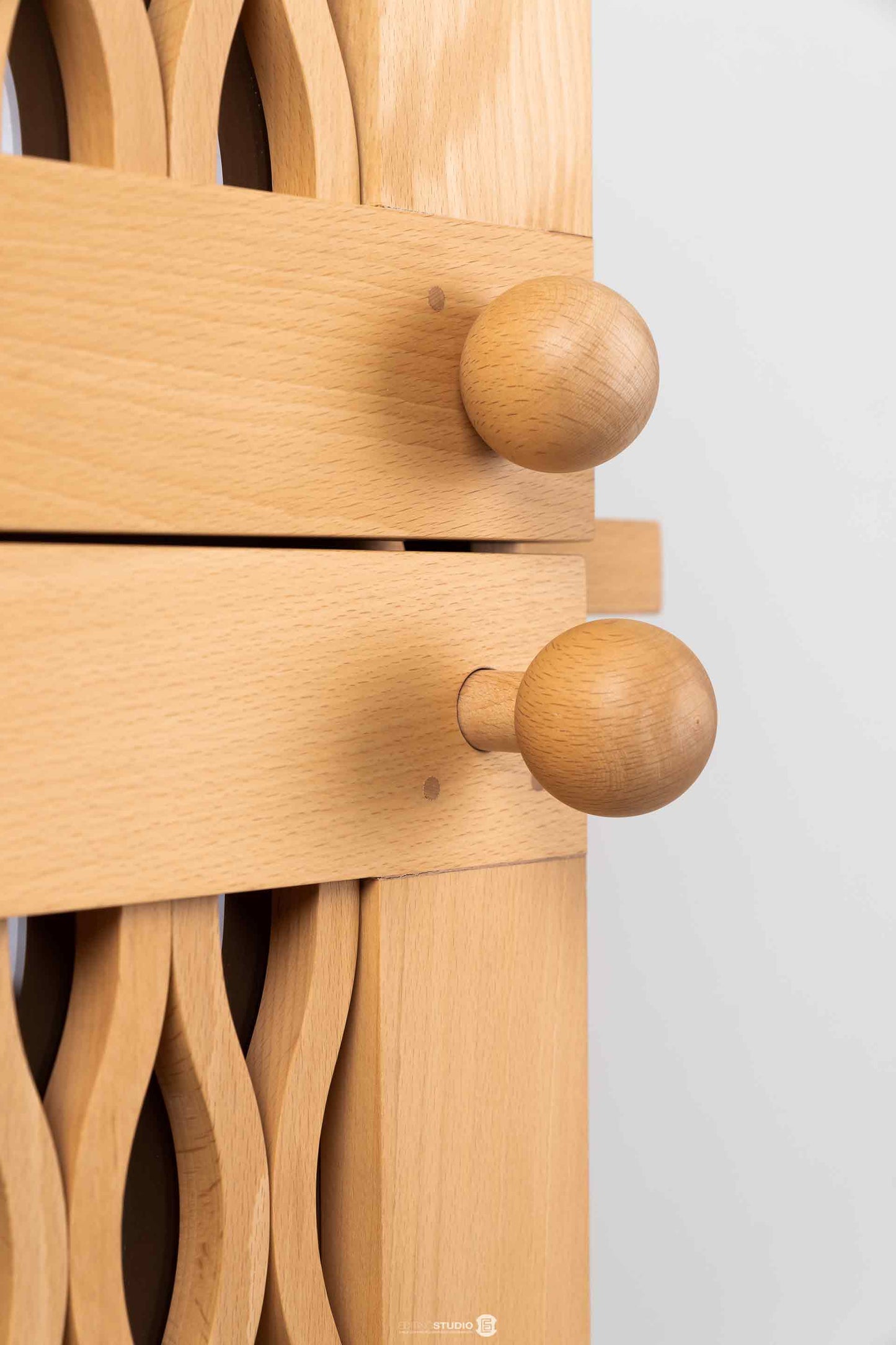 Screw Cabinet