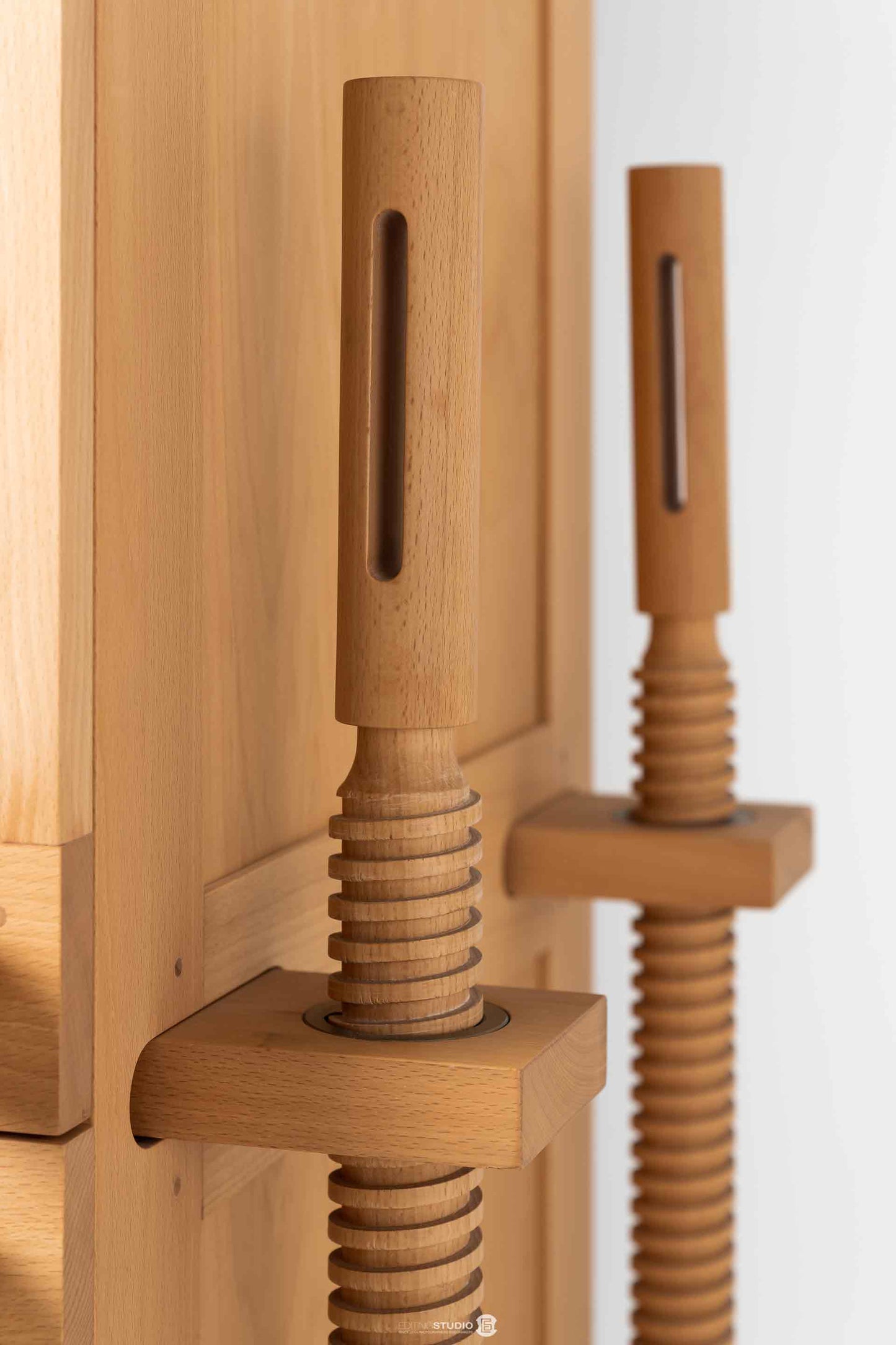 Screw Cabinet