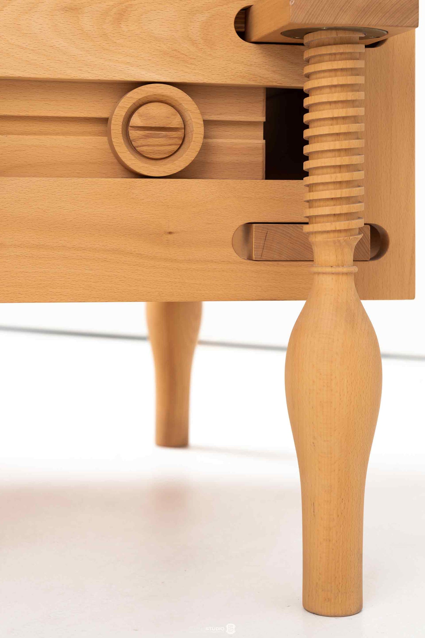 Screw Cabinet